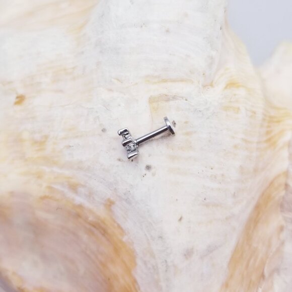 16G Triple marquise clear CZ gems labret cartilage monroe internally threaded - Picture 2 of 3